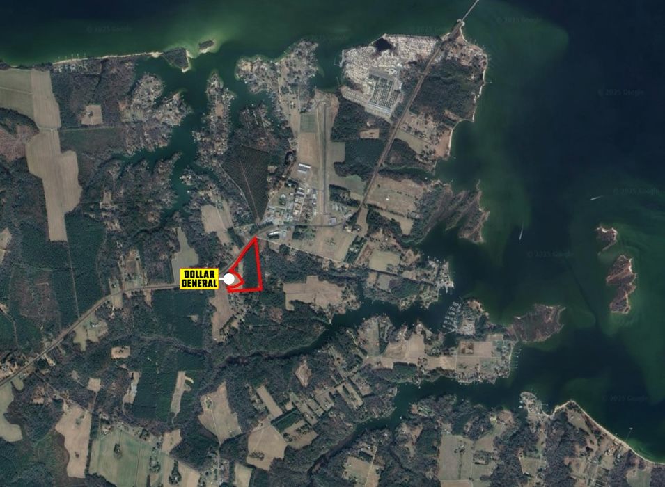 2022 Greys Point Road | Topping, VA
